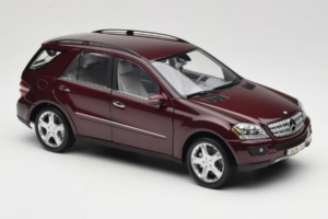 Mercedes ML W164 Red Metallic Minichamps 1:18 150034500 Kov – obrázok 6 z 8