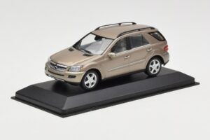 Mercedes ML W164 Medený Metalíza Minichamps 1:43 ML002 Kov – obrázok 2 z 4