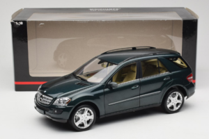 Mercedes ML W164 Green Metallic Minichamps 1:18 150034502 Kov – obrázok 8 z 8