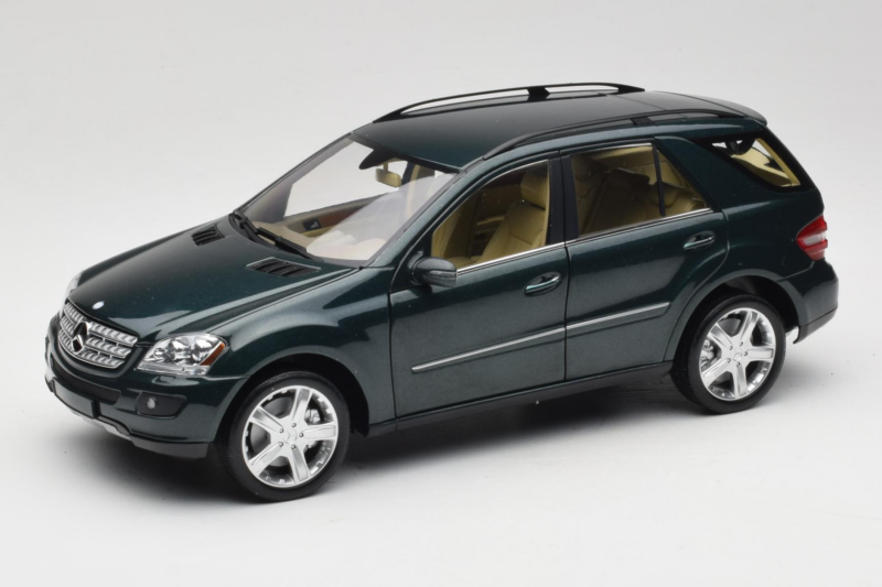 Mercedes ML W164 Green Metallic Minichamps 1:18 150034502 Kov