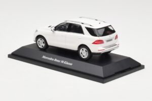 Mercedes ML W166 Calcit White Minichamps 1:43 B66960062 Kov – obrázok 3 z 4