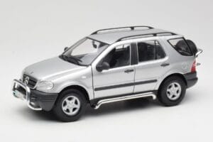 Mercedes ML320 W163 Strieborný Maisto 1:18 50319 Kov