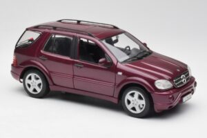 Mercedes ML55 AMG W163 Fialový Maisto 1:18 31876 Kov – obrázok 6 z 8