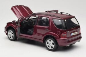 Mercedes ML55 AMG W163 Červený Maisto 1:18 50348 Kov – obrázok 5 z 8