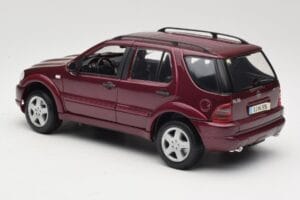 Mercedes ML55 AMG W163 Červený Maisto 1:18 50348 Kov – obrázok 7 z 8