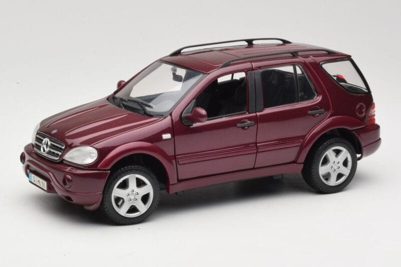 Mercedes ML55 AMG W163 Červený Maisto 1:18 50348 Kov