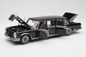 Mercedes 600 Pullman W100 Čierny AUTOart 1:18 76197 Kov – obrázok 2 z 8