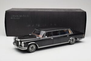 Mercedes 600 Pullman W100 Čierny AUTOart 1:18 76197 Kov – obrázok 8 z 8