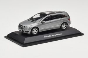 Mercedes R-Class W251 Palladium Silver Metallic Minichamps 1:43 B66960055 Kov – obrázok 2 z 4