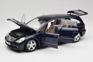 Mercedes R-Class W251 Tanzanit Modrá Minichamps 1:18 150034600 Kov – obrázok 2 z 8