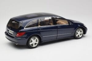 Mercedes R-Class W251 Tanzanit Modrá Minichamps 1:18 150034600 Kov – obrázok 3 z 8