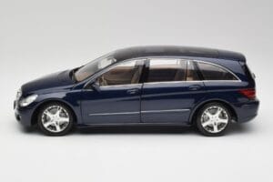 Mercedes R-Class W251 Tanzanit Modrá Minichamps 1:18 150034600 Kov – obrázok 4 z 8