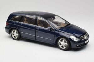 Mercedes R-Class W251 Tanzanit Modrá Minichamps 1:18 150034600 Kov – obrázok 6 z 8