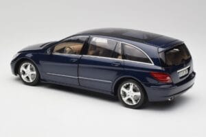 Mercedes R-Class W251 Tanzanit Modrá Minichamps 1:18 150034600 Kov – obrázok 7 z 8