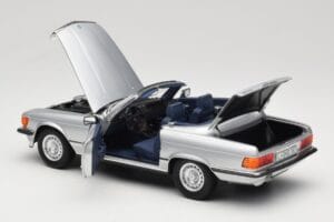 Mercedes R107 380 SL Strieborný Norev 1:18 183725 Kov – obrázok 5 z 8