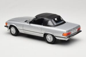 Mercedes R107 380 SL Strieborný Norev 1:18 183725 Kov – obrázok 7 z 8