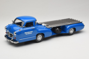 Mercedes Renntransporter Blaues Wunder iScale 1:18 118000000006-P1 Kov