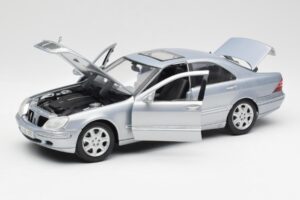 Mercedes S-Class W220 Svetlomodrý Maisto 1:18 56050 Kov – obrázok 2 z 8