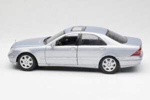 Mercedes S-Class W220 Svetlomodrý Maisto 1:18 56050 Kov – obrázok 4 z 8