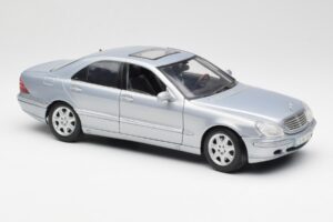 Mercedes S-Class W220 Svetlomodrý Maisto 1:18 56050 Kov – obrázok 6 z 8