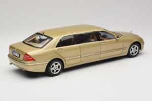 Mercedes S-Class W220 Pullman Gold Metallic Sun Star 1:18 4113 Kov – obrázok 3 z 8