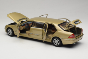 Mercedes S-Class W220 Pullman Gold Metallic Sun Star 1:18 4113 Kov – obrázok 5 z 8