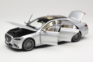 Mercedes S-Class W223 AMG Line Brilliant Silver Norev 1:18 183805 Kov – obrázok 2 z 8