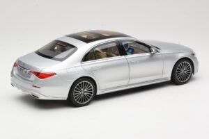 Mercedes S-Class W223 AMG Line Brilliant Silver Norev 1:18 183805 Kov – obrázok 3 z 8