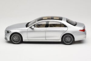 Mercedes S-Class W223 AMG Line Brilliant Silver Norev 1:18 183805 Kov – obrázok 4 z 8
