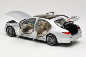 Mercedes S-Class W223 AMG Line Brilliant Silver Norev 1:18 183805 Kov – obrázok 5 z 8
