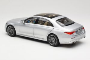 Mercedes S-Class W223 AMG Line Brilliant Silver Norev 1:18 183805 Kov – obrázok 7 z 8