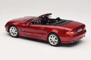 Mercedes SL 500 R230 Red Metallic Limitovaná Edícia Norev 1:18 183841 Kov – obrázok 7 z 8
