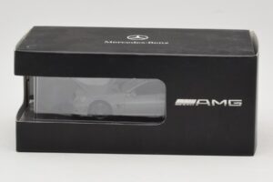 Mercedes SL 63 AMG R230 Silver Metallic Minichamps 1:43 B66960018 Kov – obrázok 4 z 4