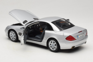 Mercedes SL R129 Strieborný Minichamps 1:18 B66962133 Kov – obrázok 7 z 10