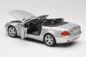 Mercedes SL R230 Strieborný Maisto 1:18 B66962125 Kov – obrázok 5 z 8