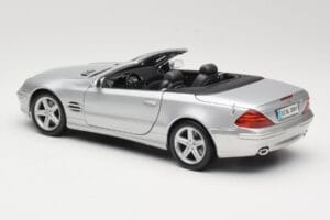 Mercedes SL R230 Strieborný Maisto 1:18 B66962125 Kov – obrázok 7 z 8