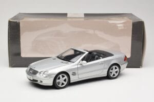 Mercedes SL R230 Strieborný Maisto 1:18 B66962125 Kov – obrázok 8 z 8