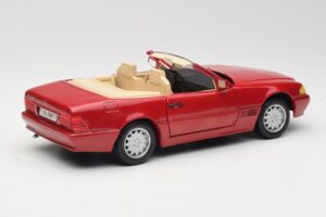 Mercedes SL500 R129 Červený Revell 1:18 08927 Kov – obrázok 3 z 8