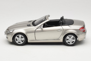 Mercedes SLK R171 Svetlý Bronz Metalíza Maisto 1:18 31674-R1 Kov – obrázok 4 z 8
