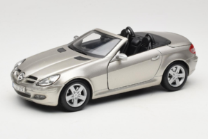 Mercedes SLK R171 Svetlý Bronz Metalíza Maisto 1:18 31674-R1 Kov