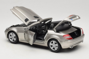 Mercedes SLK R171 Svetlý Bronz Metalíza Maisto 1:18 31674-R1 Kov – obrázok 5 z 8