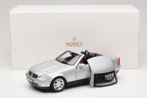 Mercedes SLK R170 Brilliant Silver Norev 1:18 183020 Kov – obrázok 9 z 9