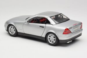 Mercedes SLK R170 Roadster Strieborný Maisto 1:18 31674 Kov – obrázok 4 z 9