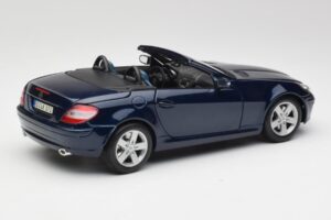 Mercedes SLK R171 Modrý Maisto 1:18 B66962190 Kov – obrázok 3 z 8