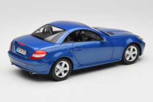 Mercedes SLK R171 Blue Metallic Minichamps 1:18 100033131 Kov – obrázok 4 z 11