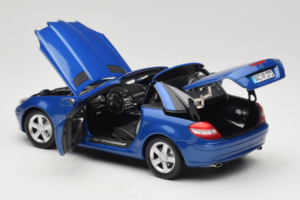 Mercedes SLK R171 Blue Metallic Minichamps 1:18 100033131 Kov – obrázok 6 z 11