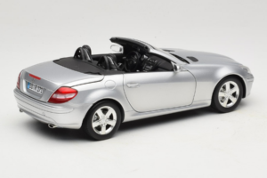 Mercedes SLK R171 Strieborný Minichamps 1:18 B66962318 Kov – obrázok 3 z 9