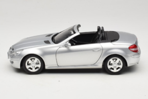 Mercedes SLK R171 Strieborný Minichamps 1:18 B66962318 Kov – obrázok 4 z 9
