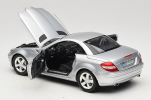 Mercedes SLK R171 Strieborný Minichamps 1:18 B66962318 Kov – obrázok 5 z 9