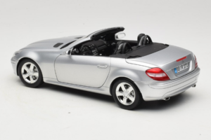 Mercedes SLK R171 Strieborný Minichamps 1:18 B66962318 Kov – obrázok 8 z 9